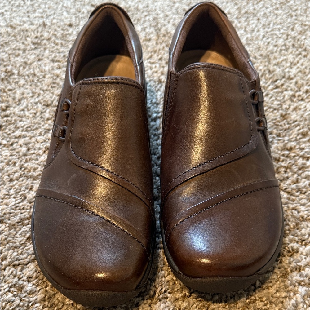 Earth Women's Brown Leather Loafers